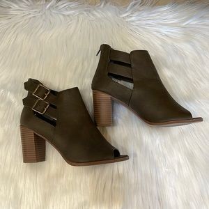 Soda green olive womens ankle shoes pep toe